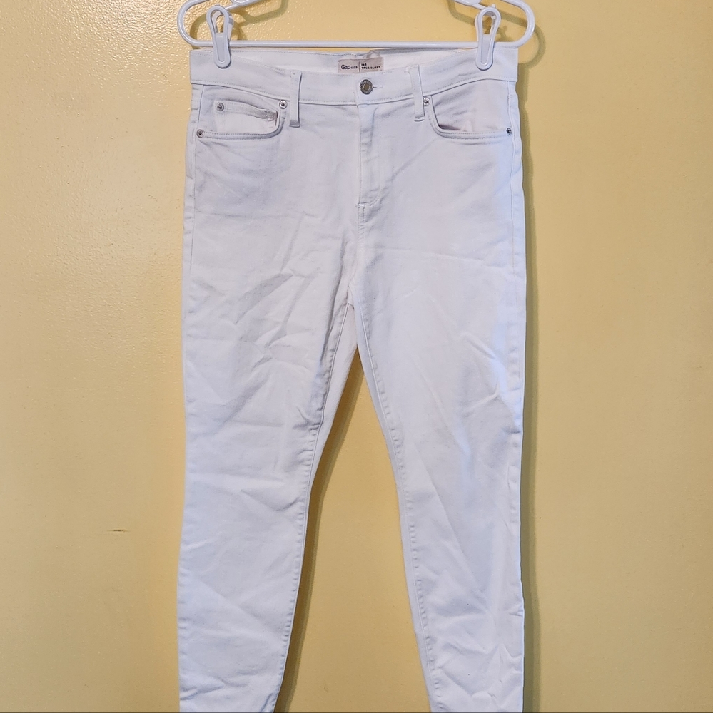GAP women's white true skinny jeans. Size 29